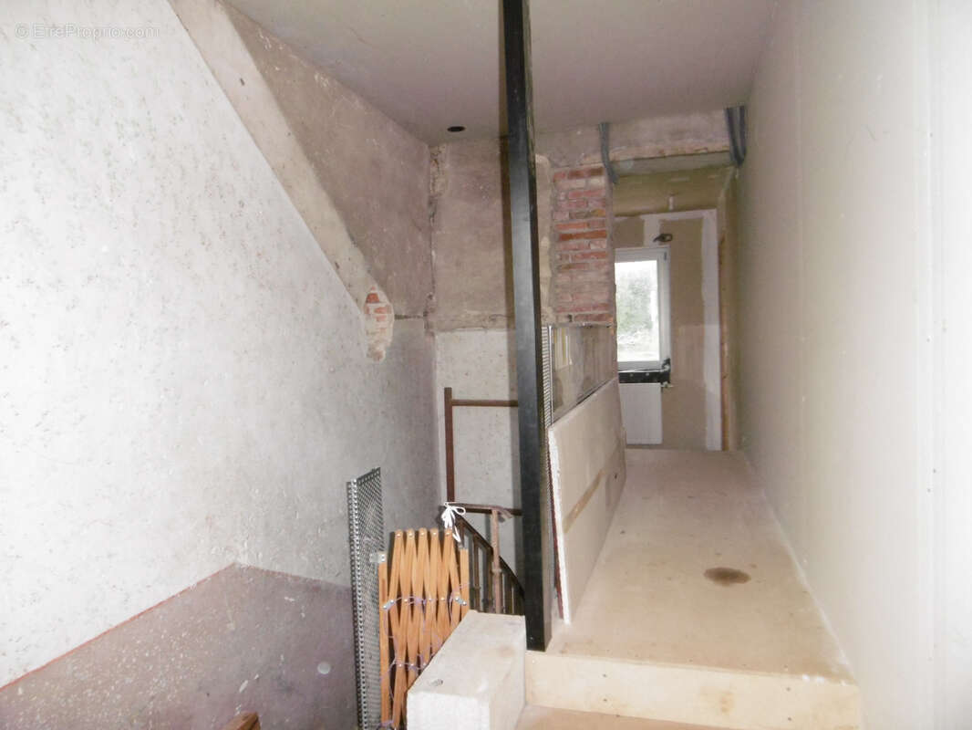 Maison à SAINT-PIERRE-LA-NOAILLE