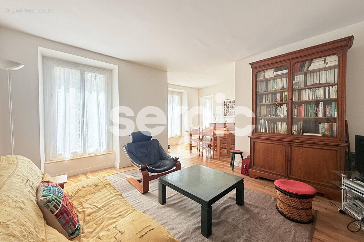 Appartement à PARIS-14E