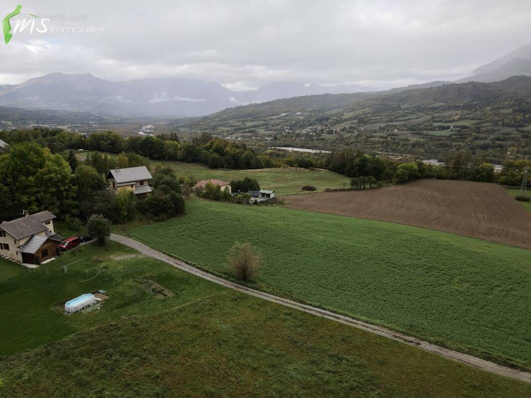 Terrain à LA BEAUME