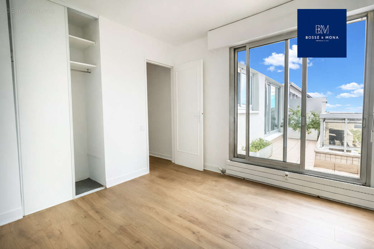 Appartement à COURBEVOIE