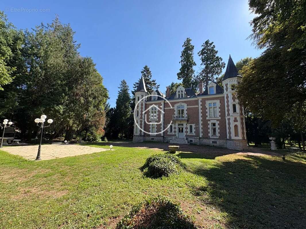 Maison à COUR-CHEVERNY