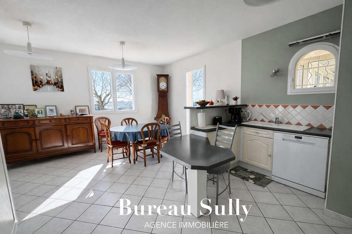 Maison à PONT-EVEQUE