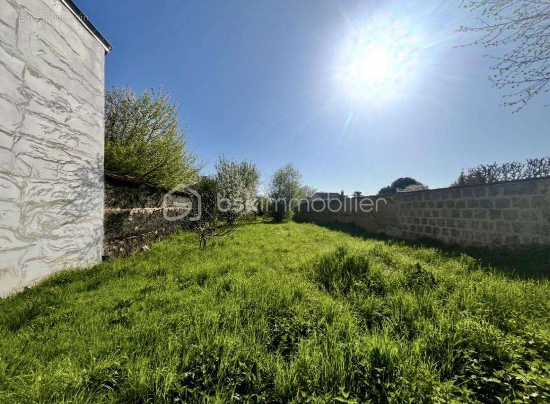 Maison à CRECHES-SUR-SAONE