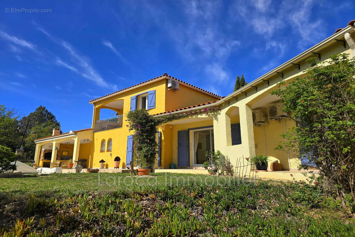 Maison à VILLELONGUE-DELS-MONTS
