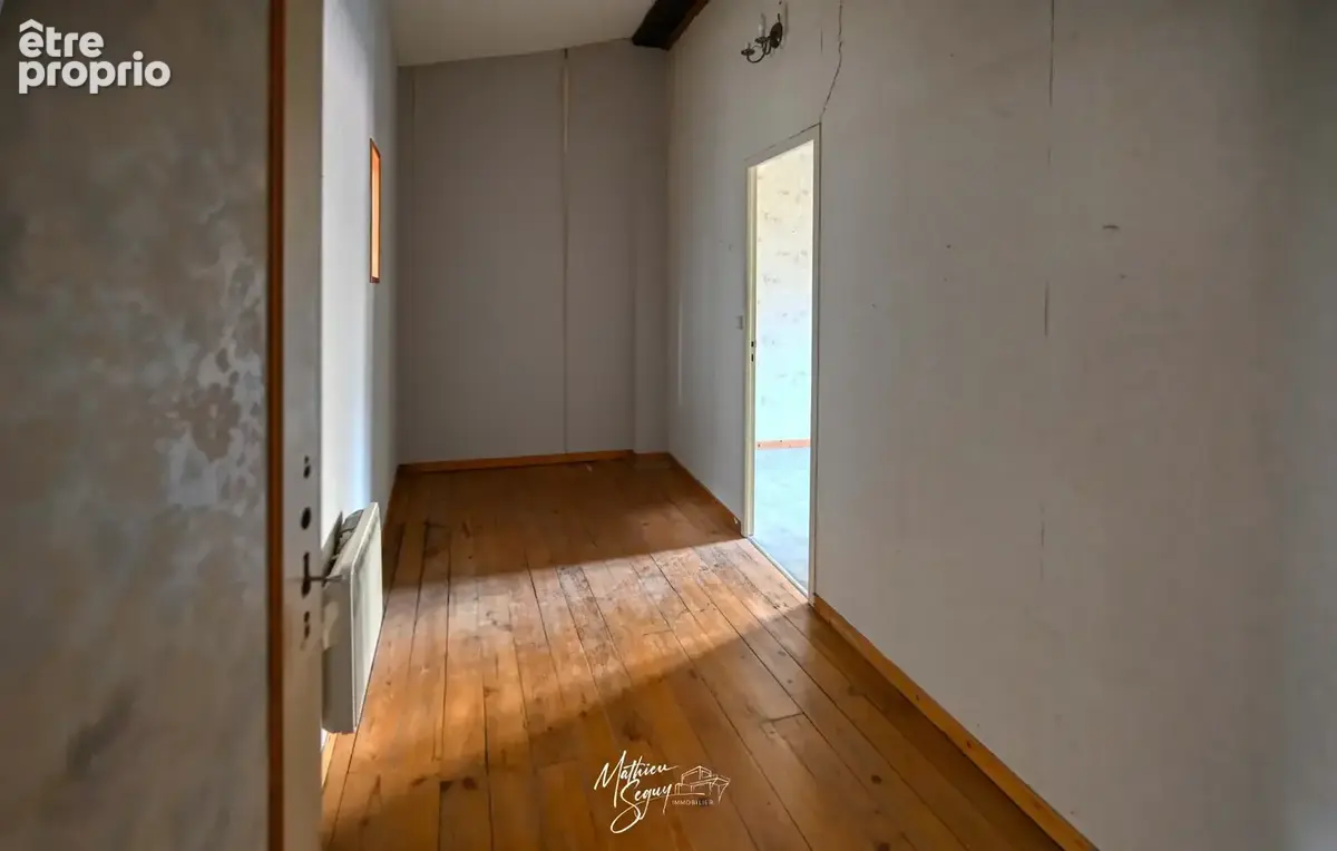 SAINT GENIS LAVAL - Maison de village avec courette - photo 19