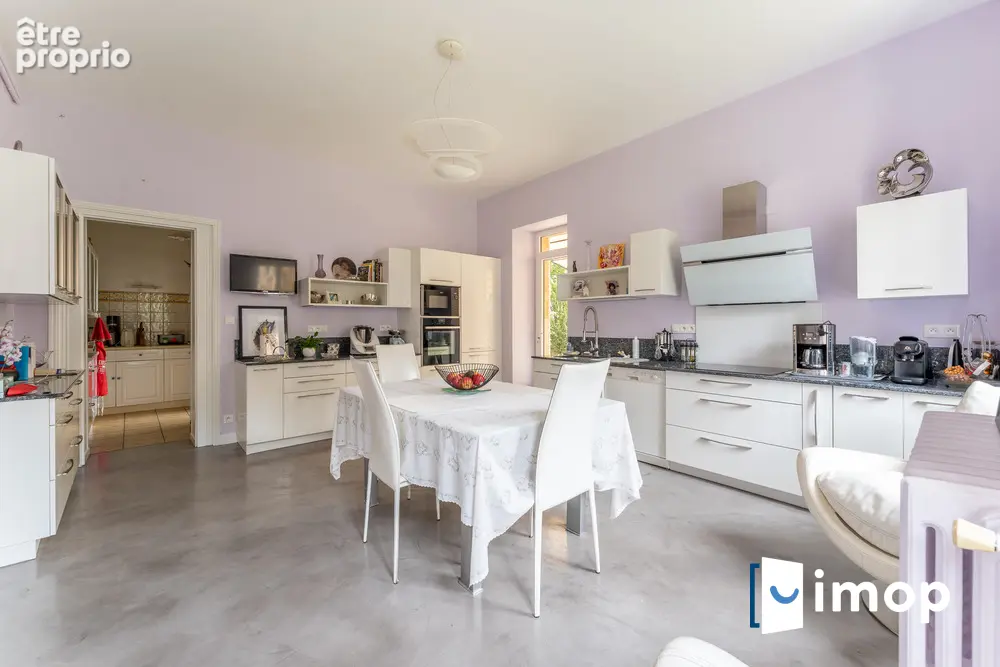 Somptueuse propriété en pierre datant de 1763, surface habitable de près de 400 m2 et jardin 1000m² - photo 4