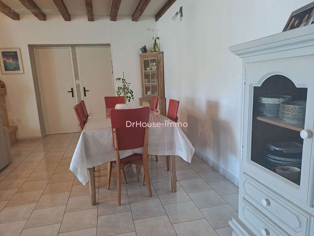 Maison à SAINT-ETIENNE-DE-CHIGNY