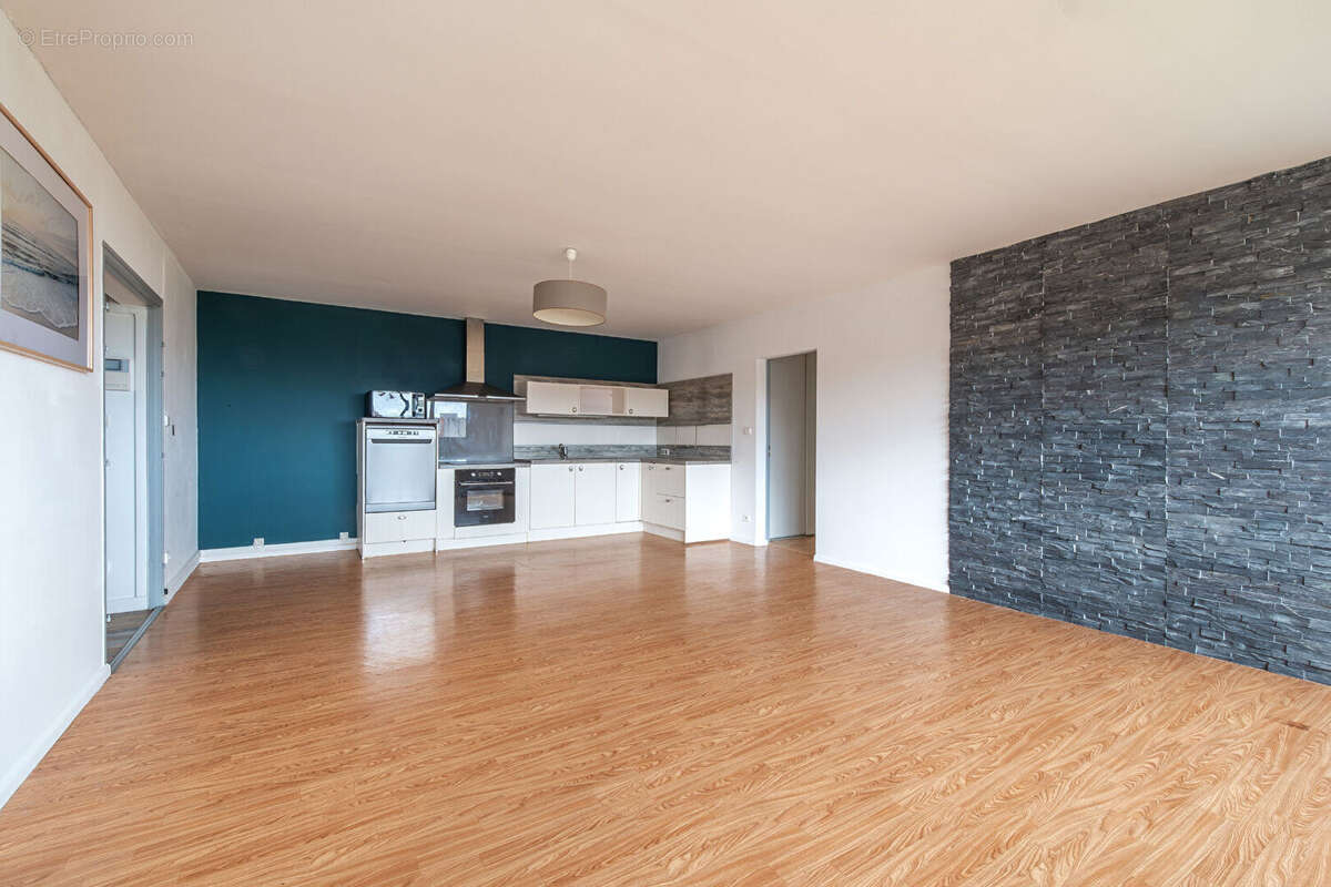 Appartement 90m² - Place du Lycée à Angers - Rare Opportunité - photo 3