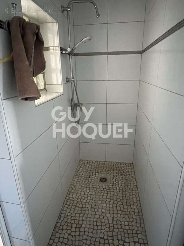 Maison à SAINT-LAURENT-DE-LA-SALANQUE