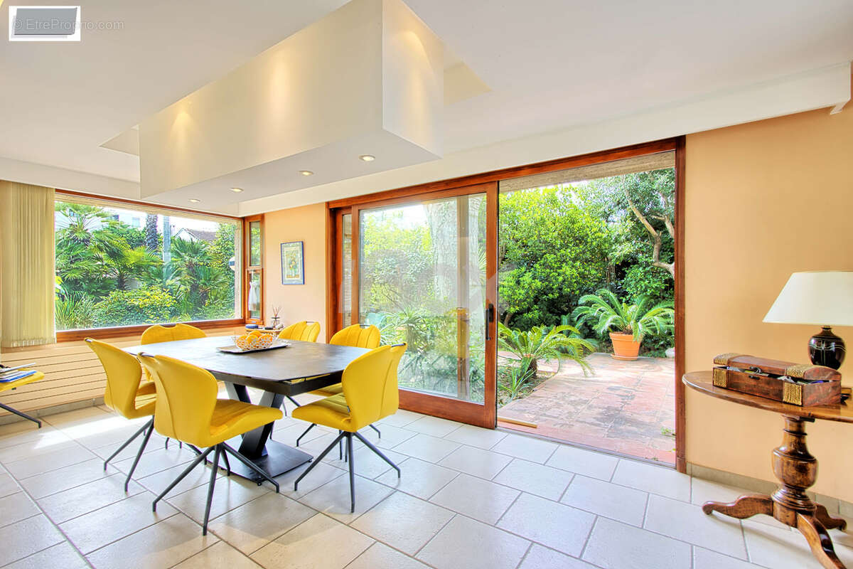 TOULON, Ameniers, superbe maison sur 959m2 de terrain arboré - photo 14