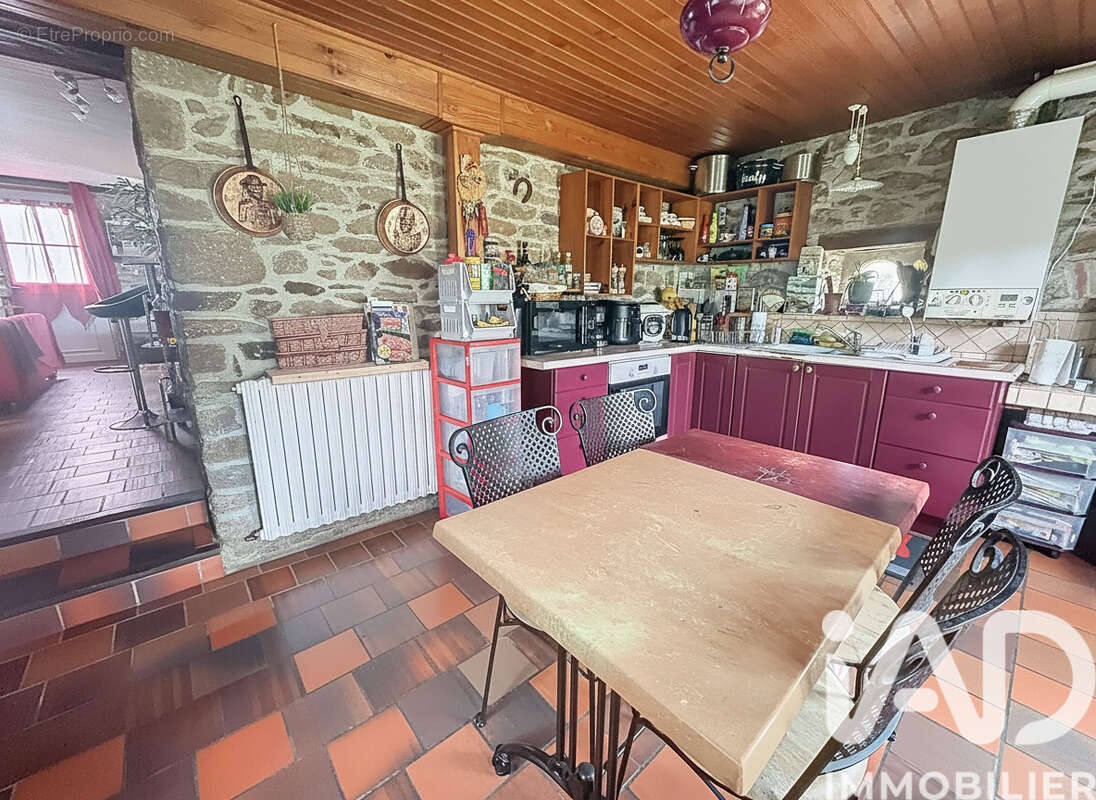 Maison 133 m² à Saint-Lyphard  - photo 4