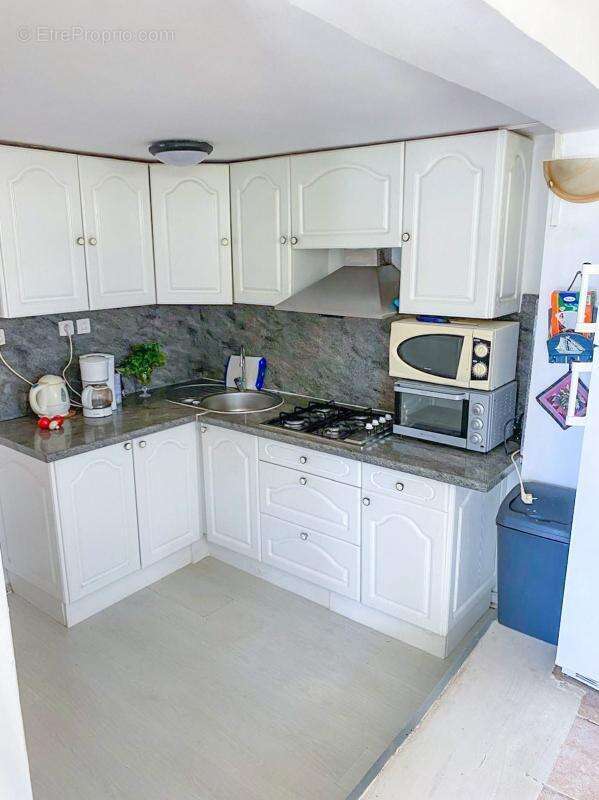 Maison à VIC-LA-GARDIOLE