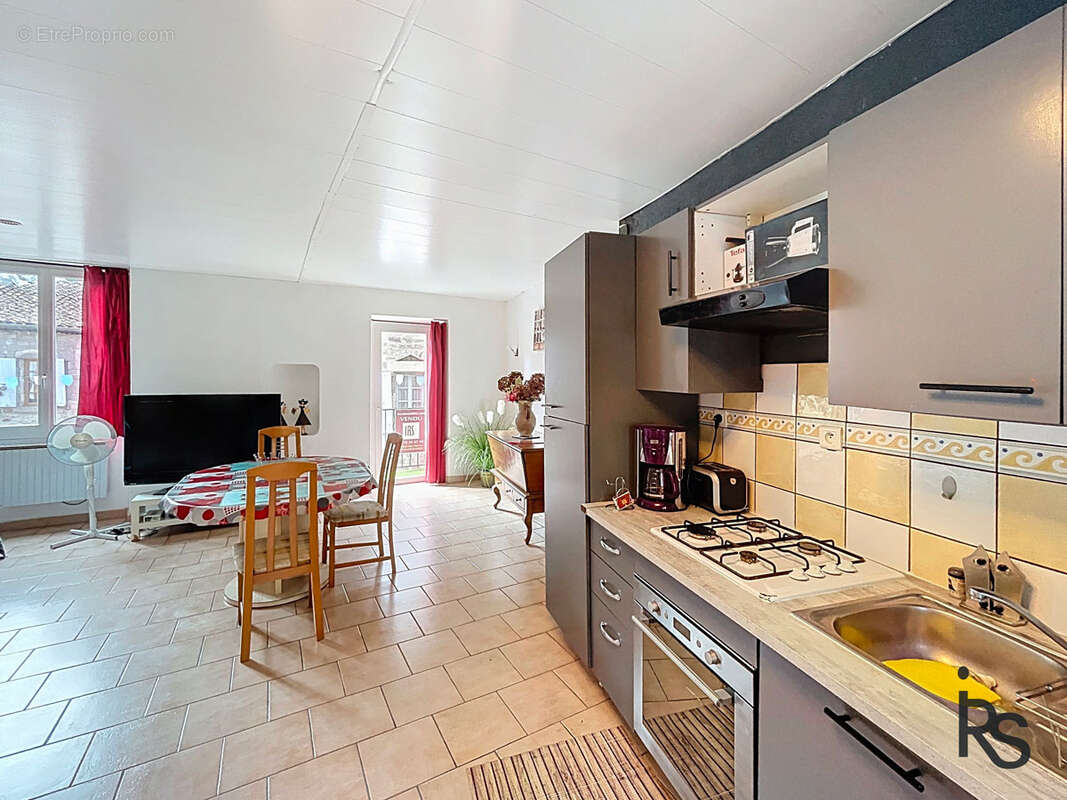 Maison à LARGENTIERE