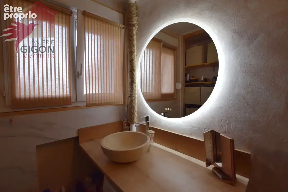 Découvrez cet AGREABLE APPARTEMENT RENOVE... lumineux et fonctionnel donnant sur balcon.... - photo 3