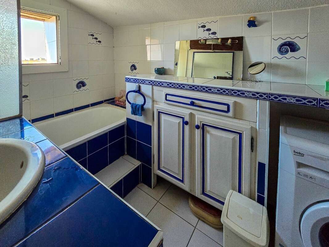 Centre-ville  Un appartement au charme unique, comme une maison sur les toits - photo 6