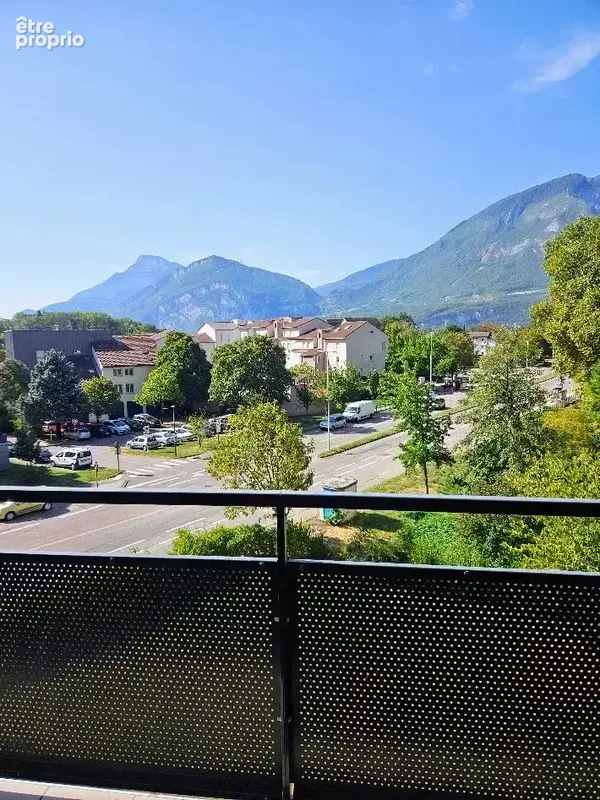 Appartement à SAINT-EGREVE