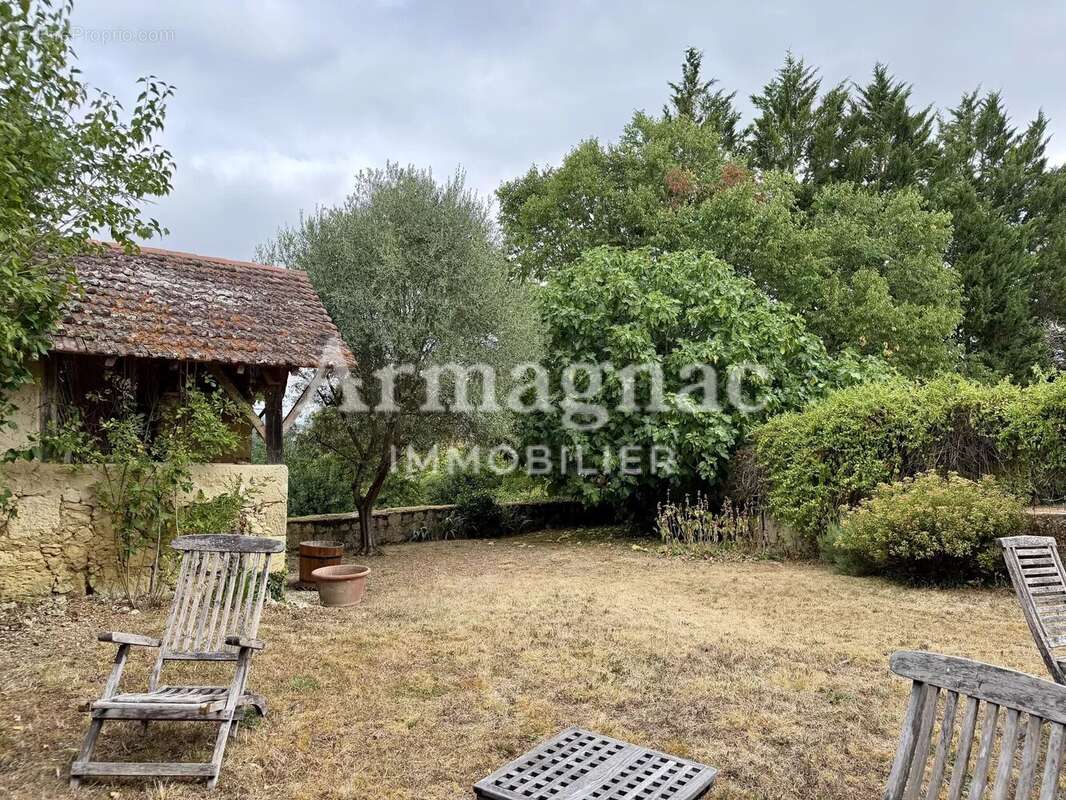 Maison de village en pierre avec jardin - photo 13