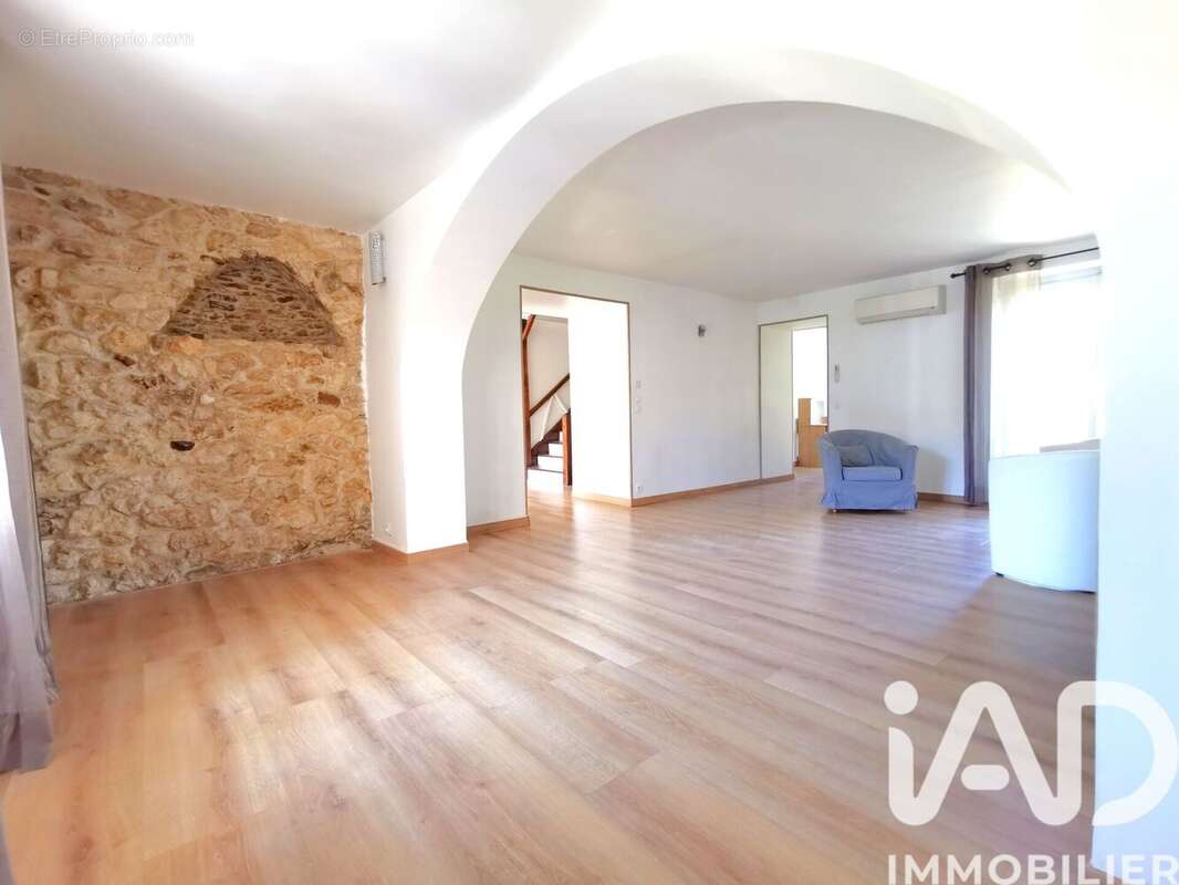 Photo 4 - Maison à VILLIERS-SUR-MORIN