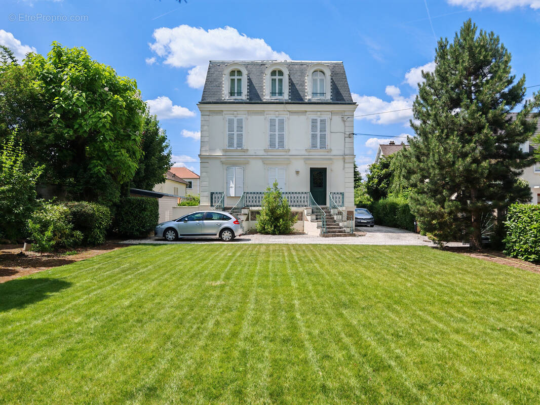 Appartement à SAINT-GRATIEN