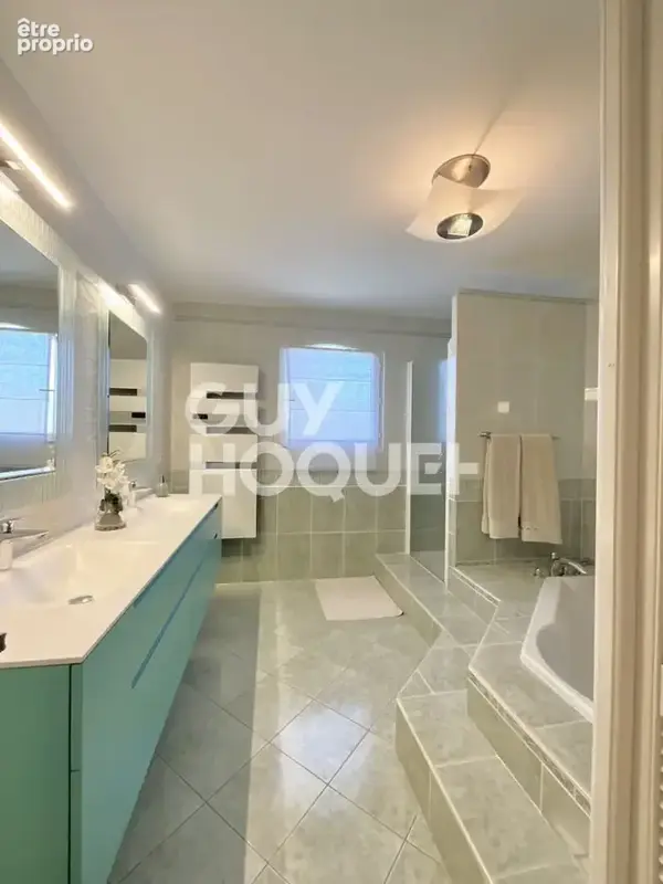 Villa T5 avec piscine sur une parcelle d'environ 1 200 m2 - photo 13
