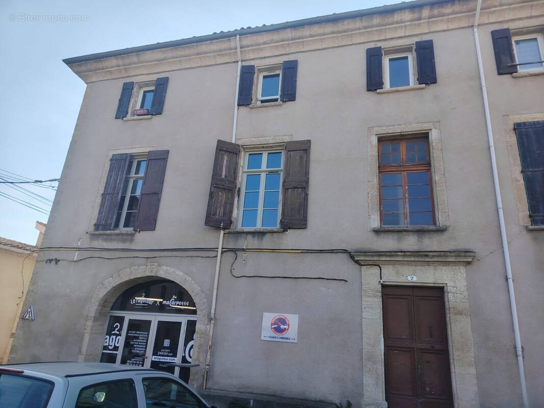 Commerce à PEZENAS