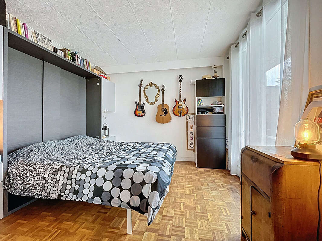 Appartement à NEAUPHLE-LE-CHATEAU