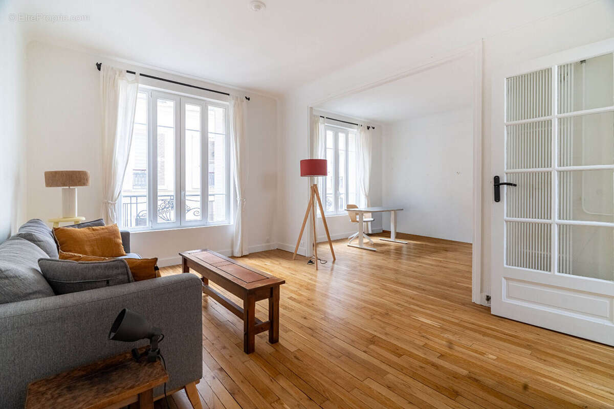 Appartement à PARIS-17E