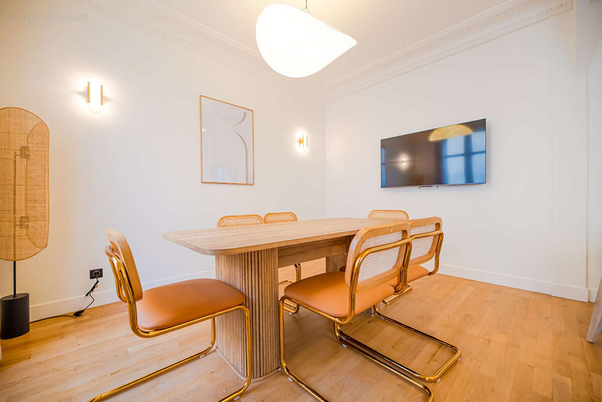 A vendre en exclusivite - immeuble secteur cathedrale - photo 9