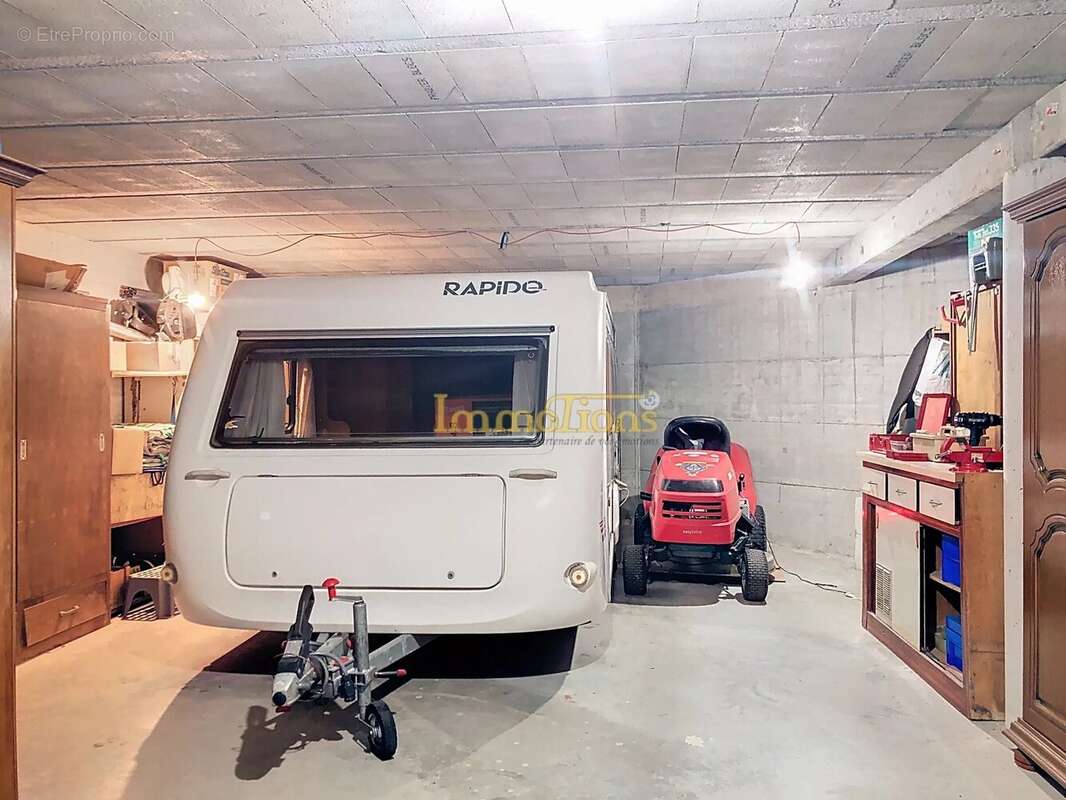 Maison à SAINT-HILAIRE-DU-ROSIER