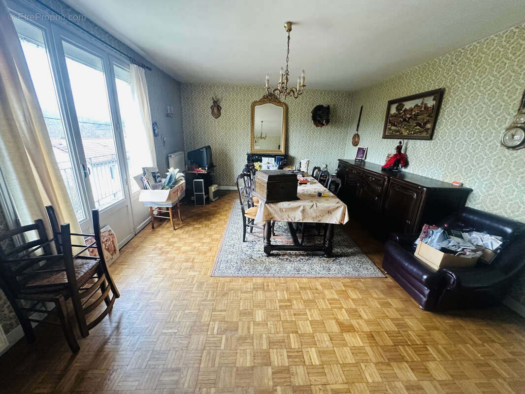 Maison à CELLES-SUR-DUROLLE