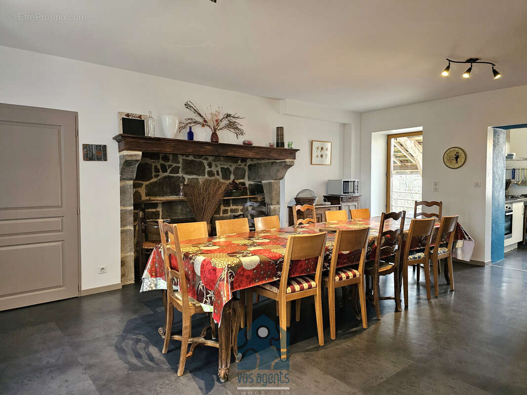 Propriété 9 pièces avec gîte et partie privative, grange, piscine et annexes - photo 7