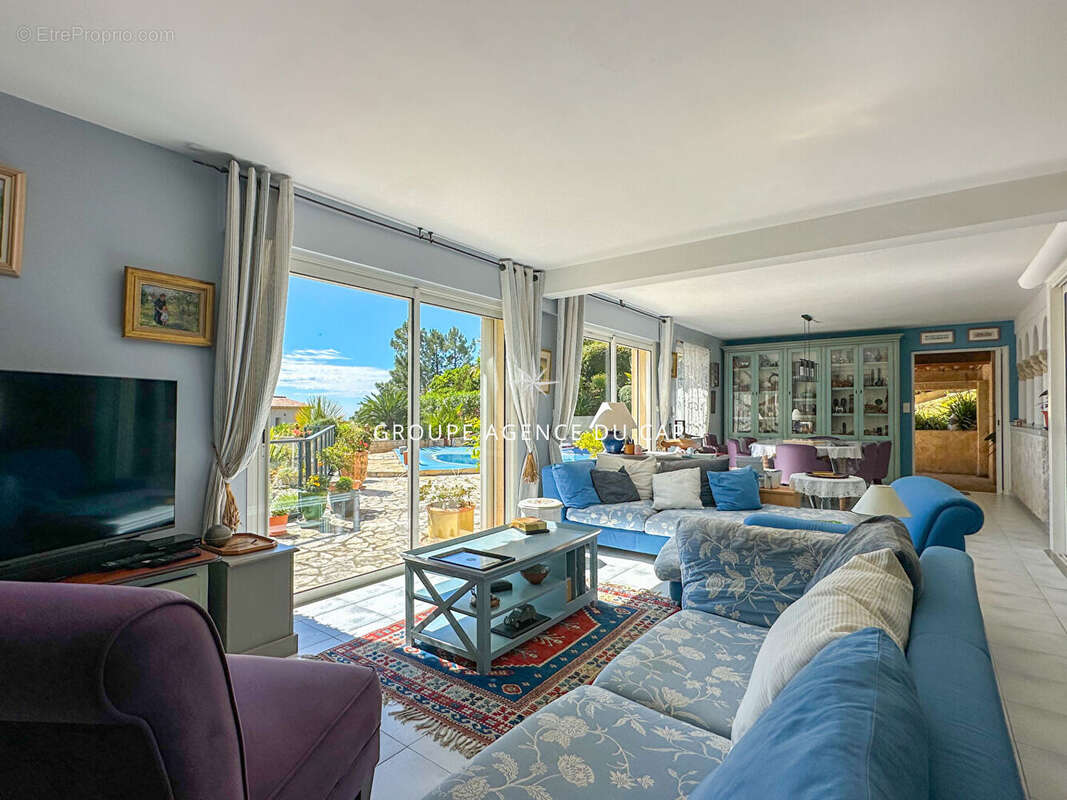 Maison à LES ISSAMBRES