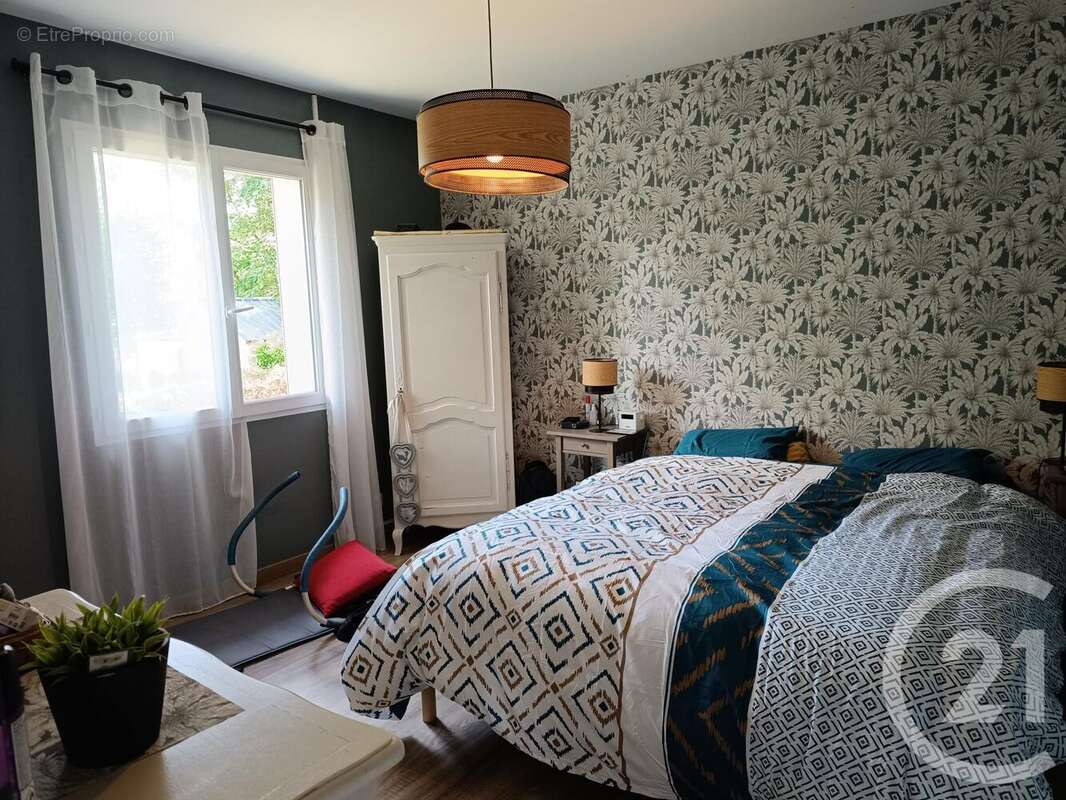 Maison à LES PEINTURES