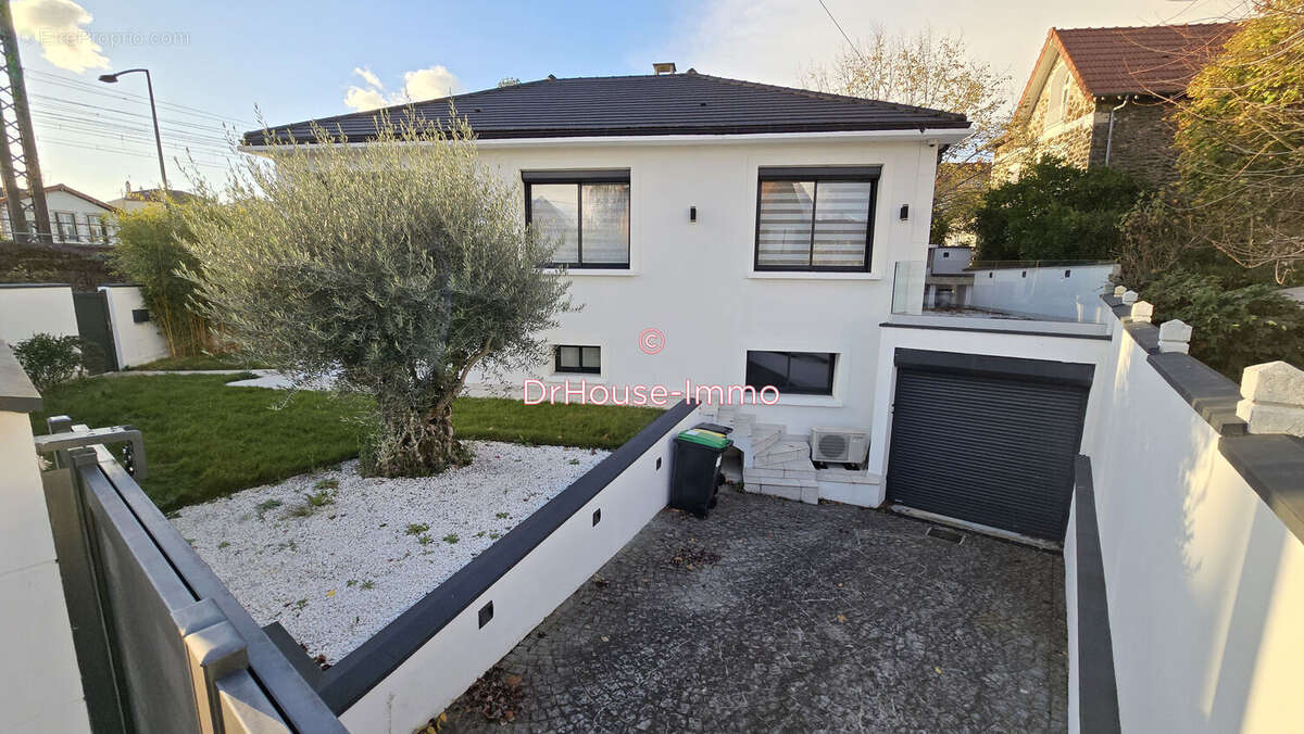 Maison à SAINT-MAUR-DES-FOSSES