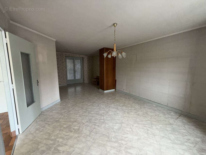 Maison à VAUX-LES-SAINT-CLAUDE