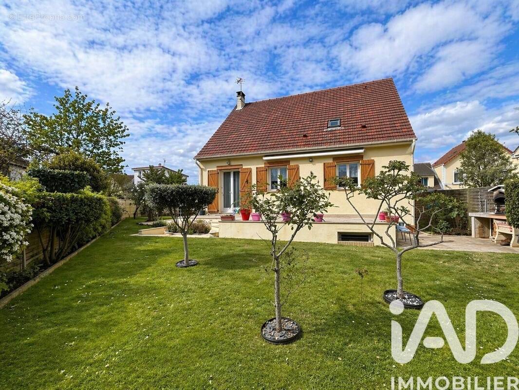 Photo 1 - Maison à RIS-ORANGIS