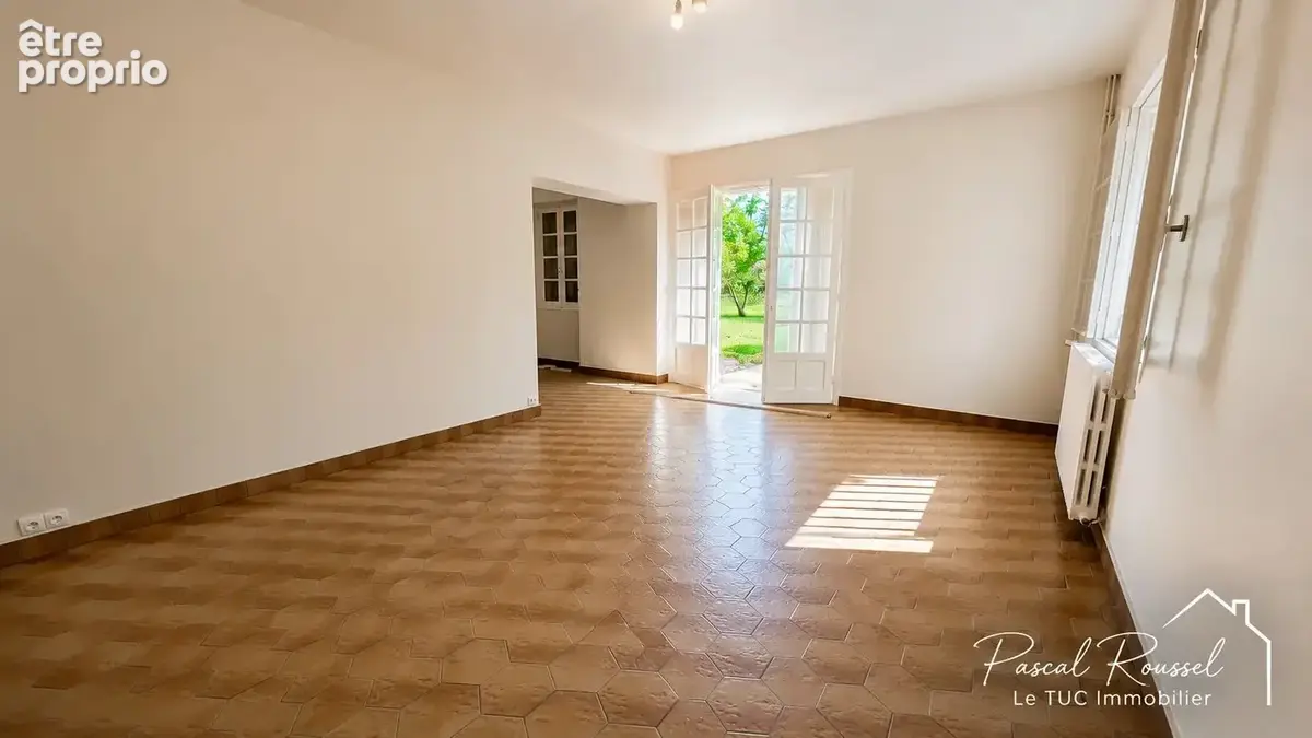 LONGERE DE CARACTERE-270 m2-3,5 hectares de bois-Dépendances - photo 4