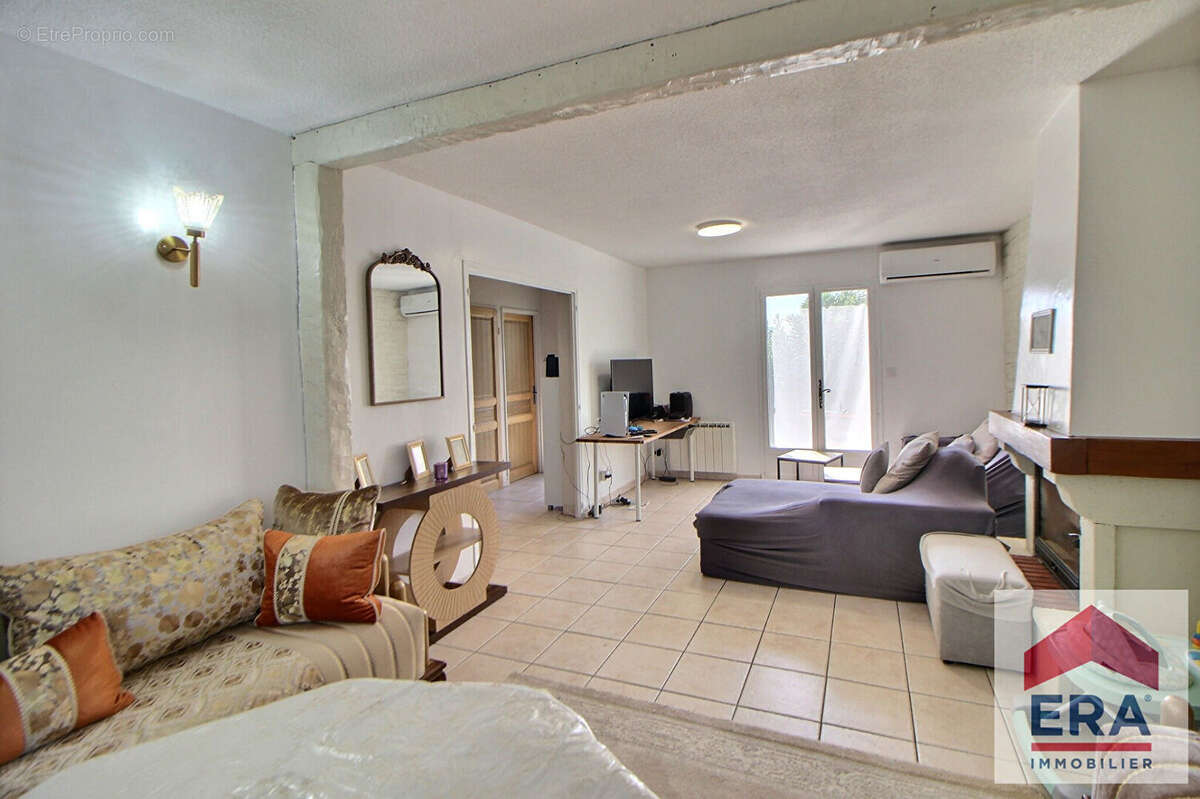 Maison à SAINT-PAUL-TROIS-CHATEAUX