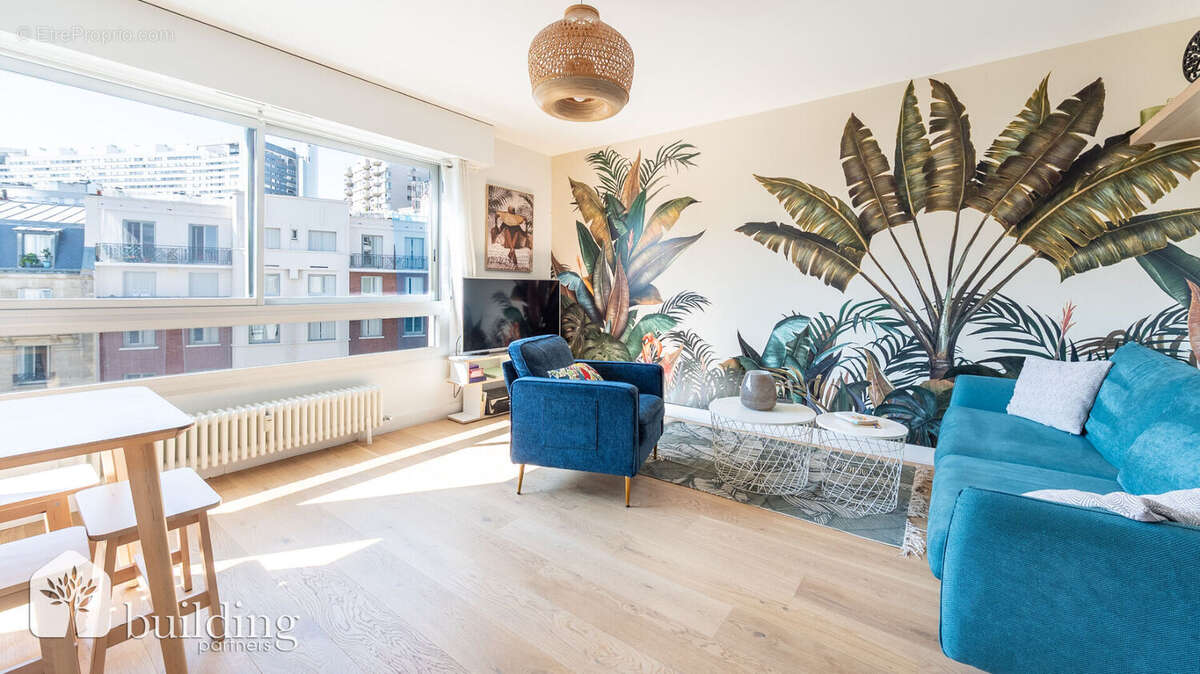 Appartement à COURBEVOIE