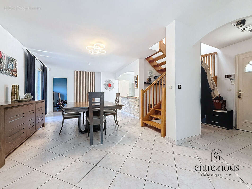 Photo 4 - Maison à SAINT-VICTOR-DE-CESSIEU