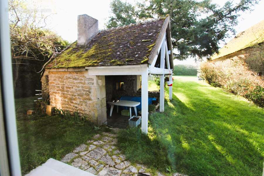 Maison à BRINON-SUR-BEUVRON