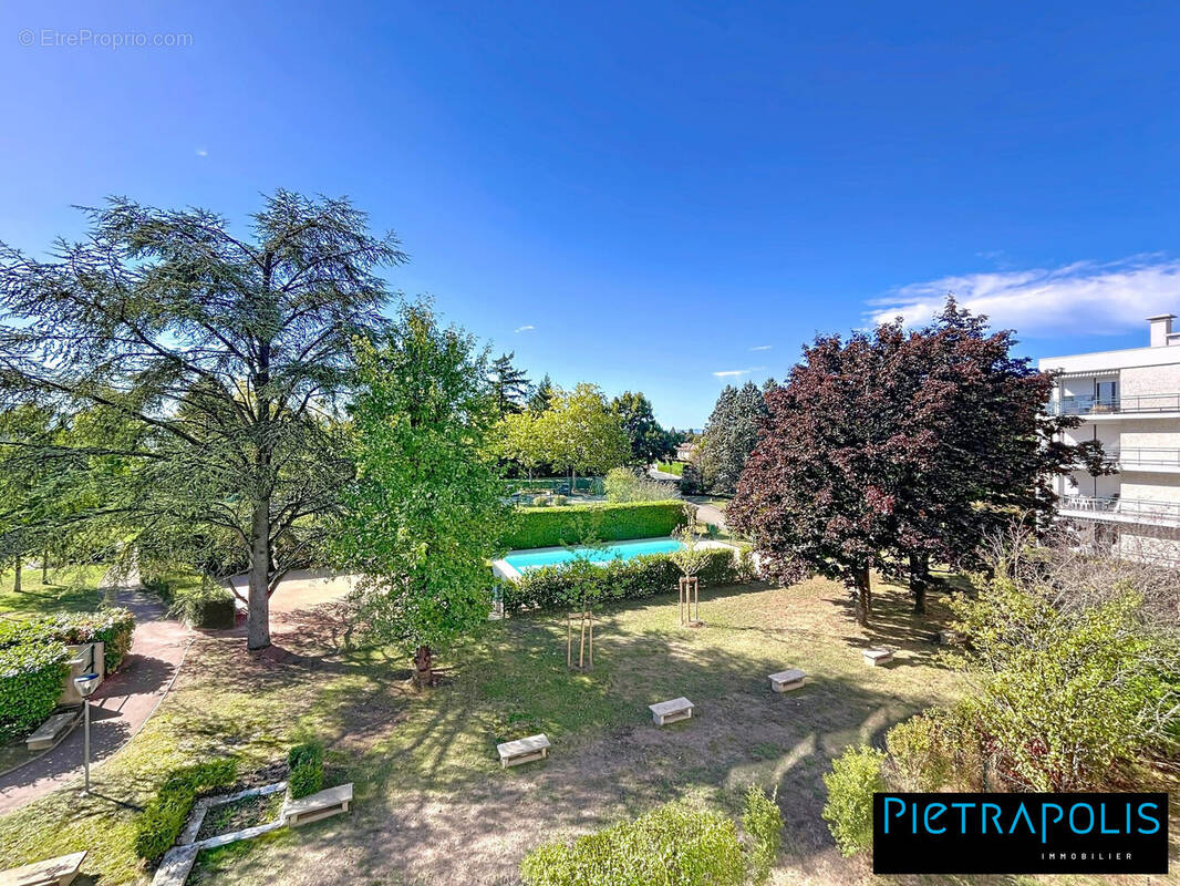 Appartement à CHARBONNIERES-LES-BAINS