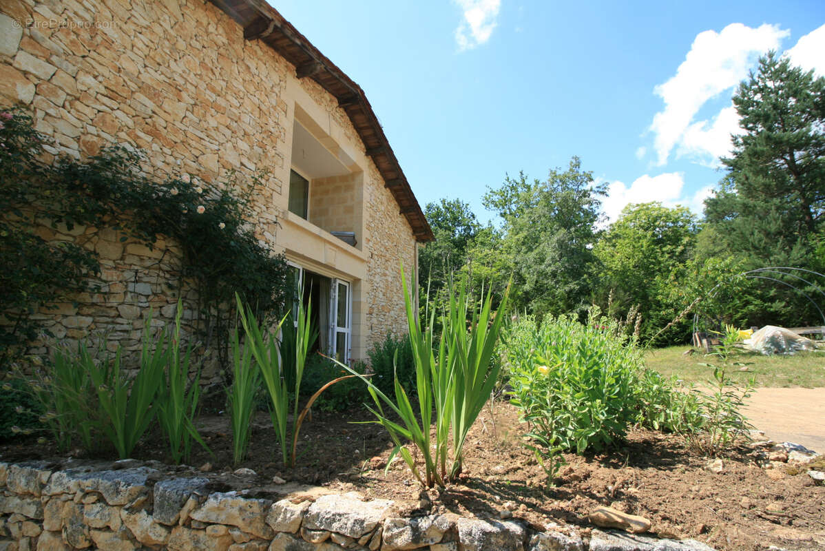  Maison en pierre six chambres deux bureaux - photo 30
