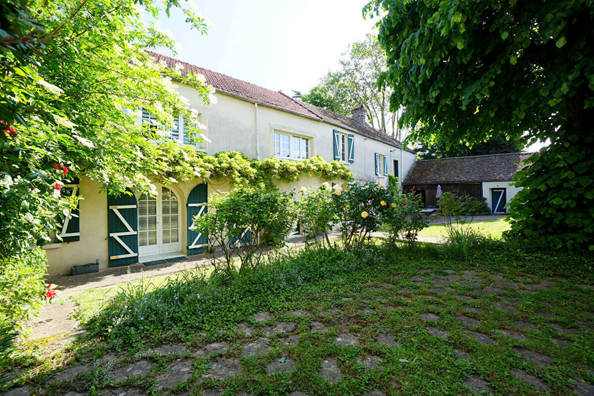 Maison à MEZIERES-SUR-SEINE