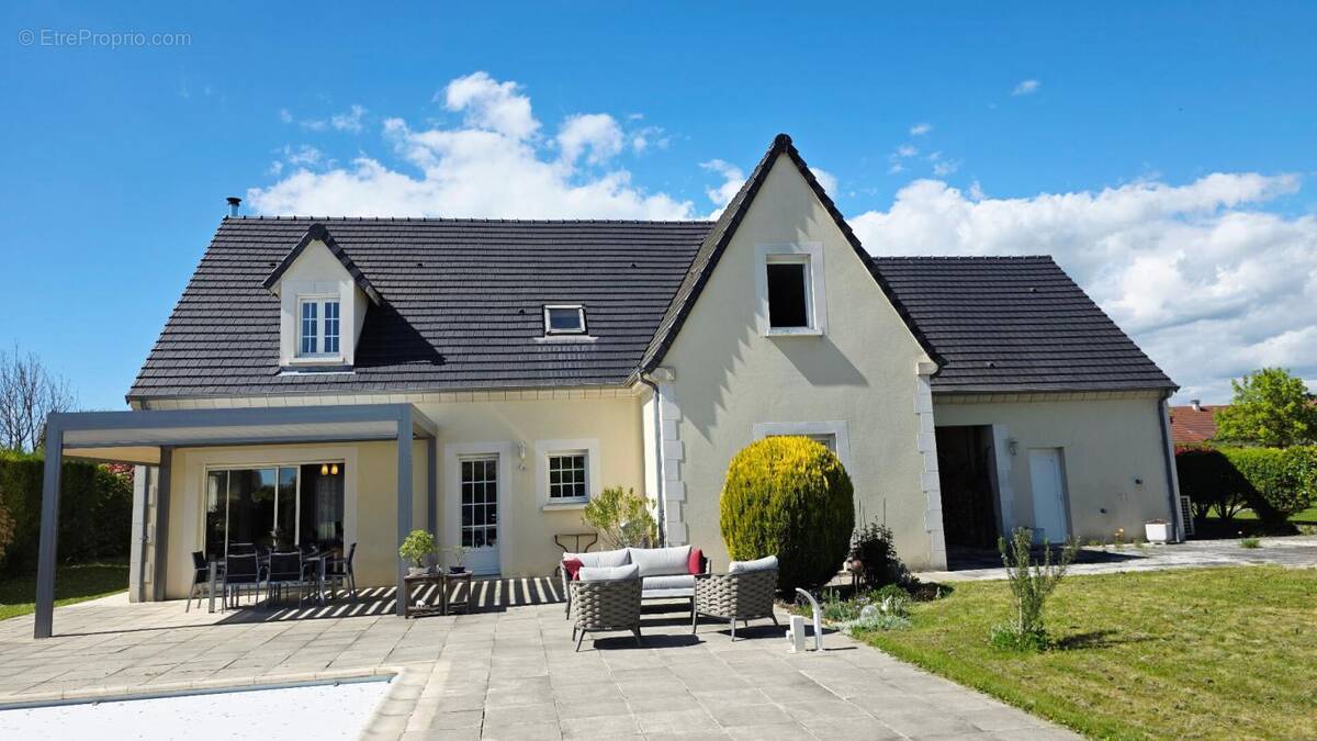 Maison à SAINT-DOULCHARD