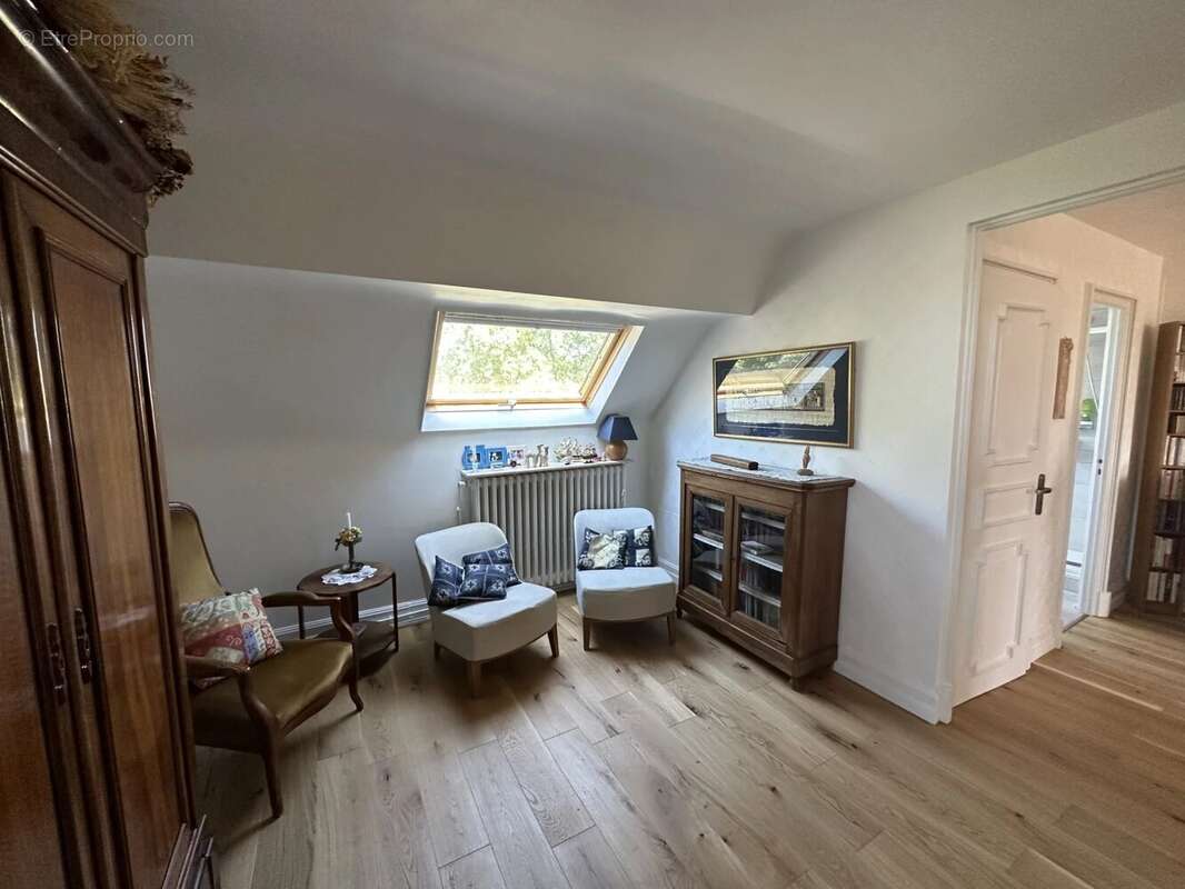 Maison à OINVILLE-SOUS-AUNEAU