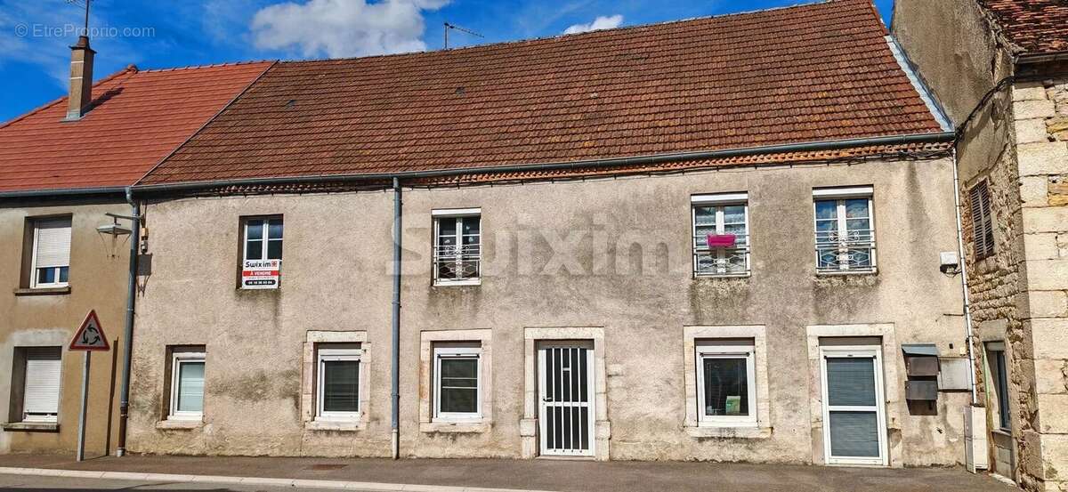 Appartement à CHAUSSIN