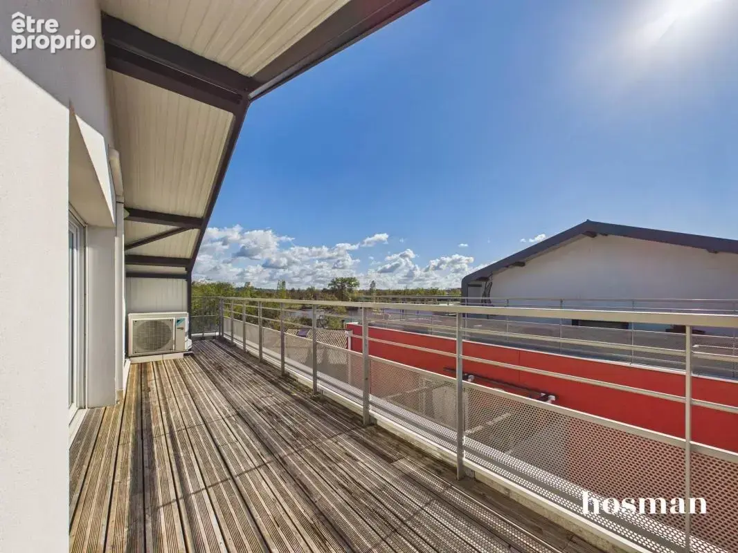 Dernier étage 4 pièces 91 m² avec terrasse panoramique de 100 m² et parking - Rue Yves Montand à Bègles - photo 19
