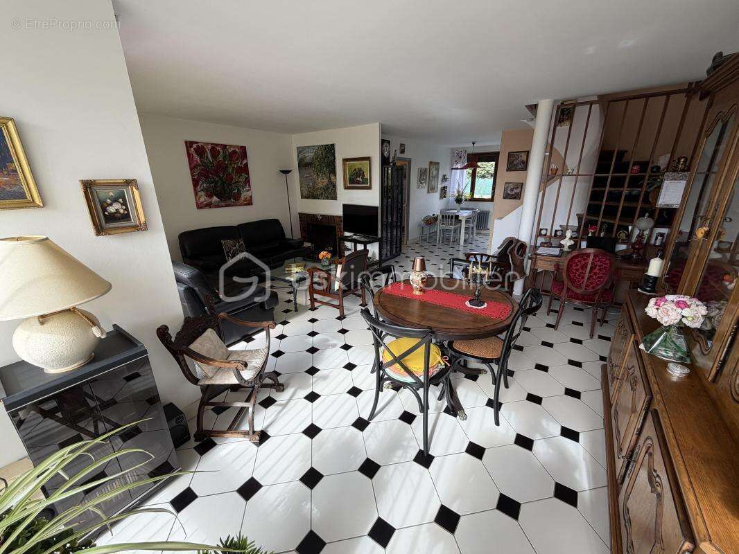 Appartement à CORBEIL-ESSONNES
