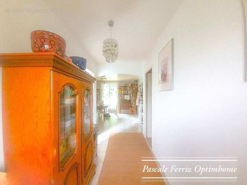 BEAUCHALOT 31360 - Charmante Maison Plain-pied T5 - 104m² - 4 Chambres sur terrain de 888m² - photo 5